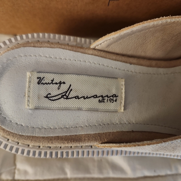 Katy Perry Collections Cream Chain Detail Women's Shoes - Picture 3 of 5